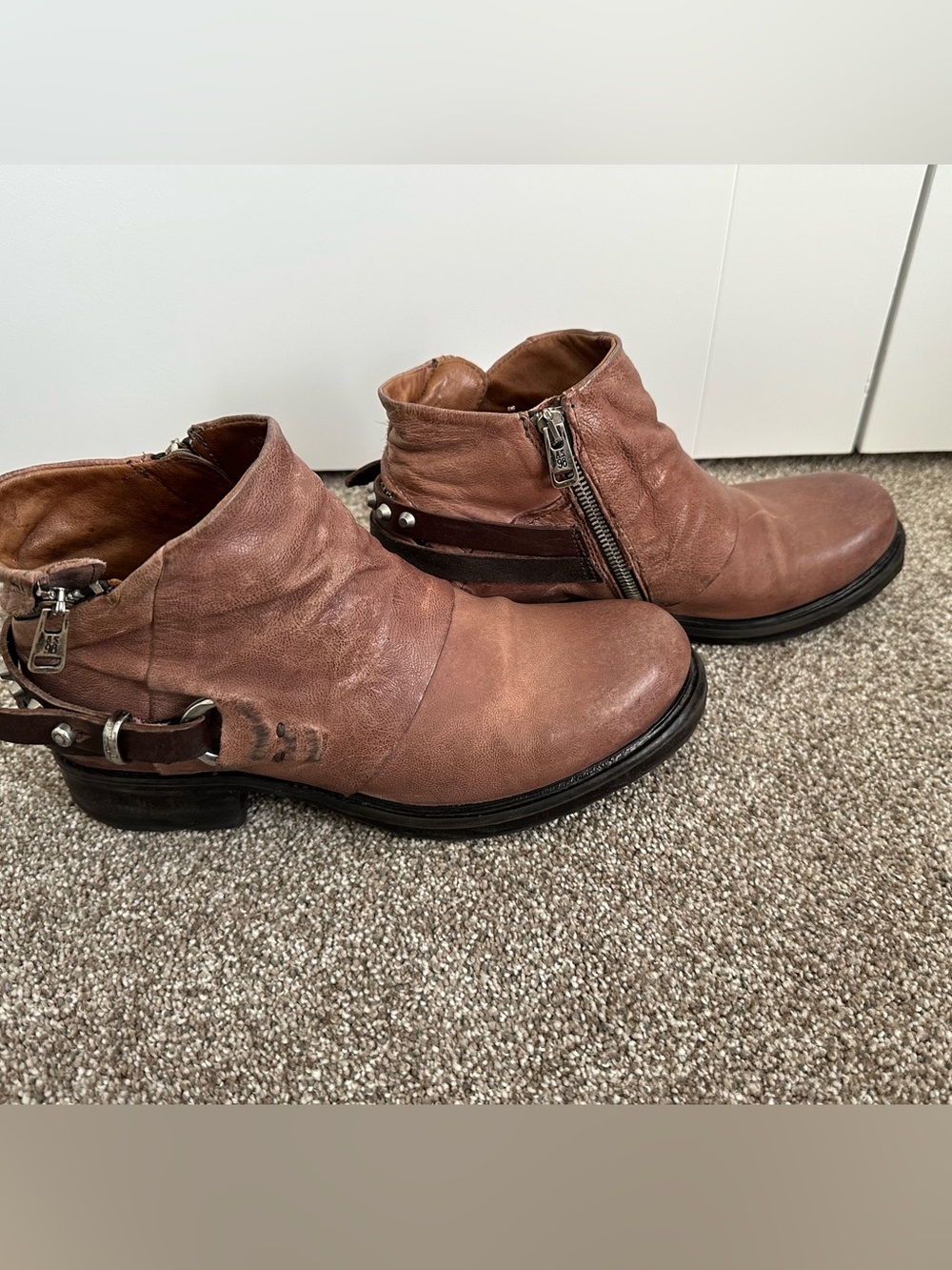 AS 98 Mauve “Steve” Leather Ankle Boots with Buckle & Side Zip (Sz 39 = 8.5-9)